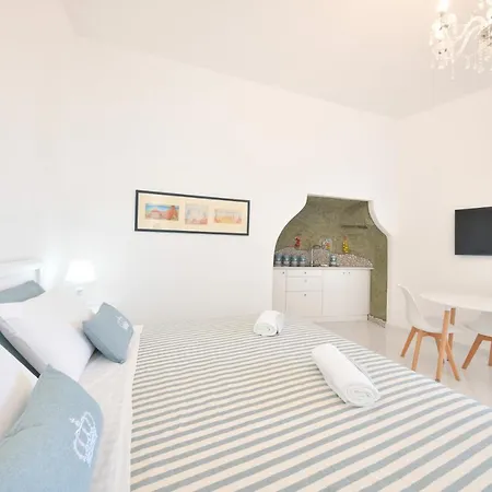 King - Luxury Bed & Breakfast *